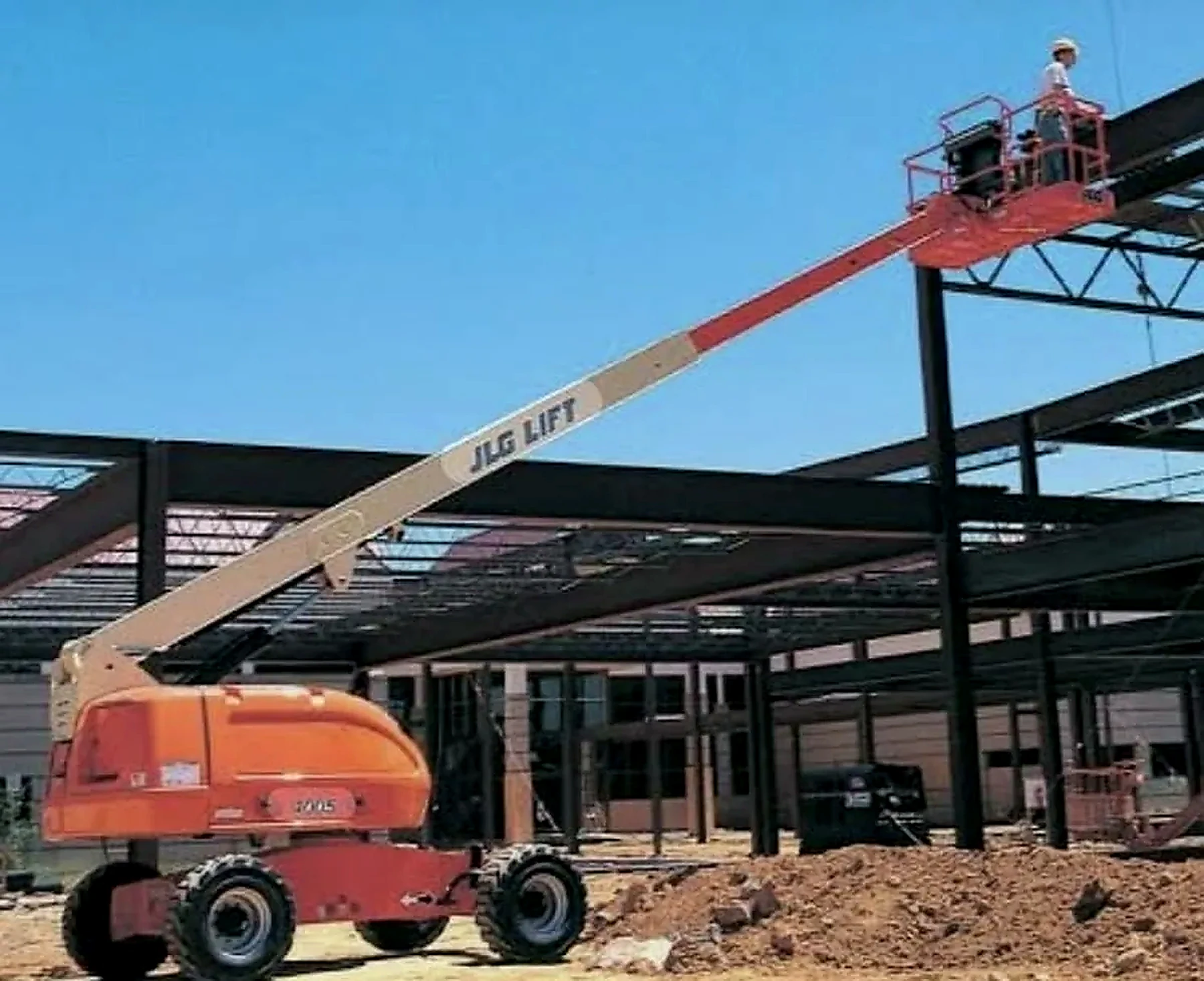 High-Reach Telescopic Boom Lift